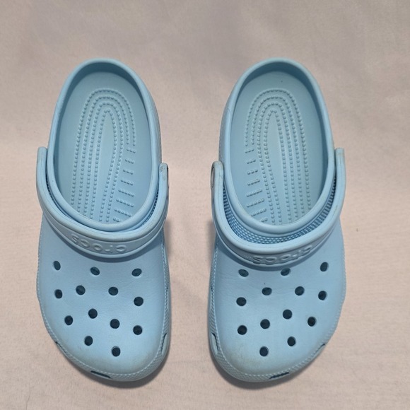 CROCS Shoes - Crocs Classic Teal Colored Clogs. Size Women's 7 or Men's 5